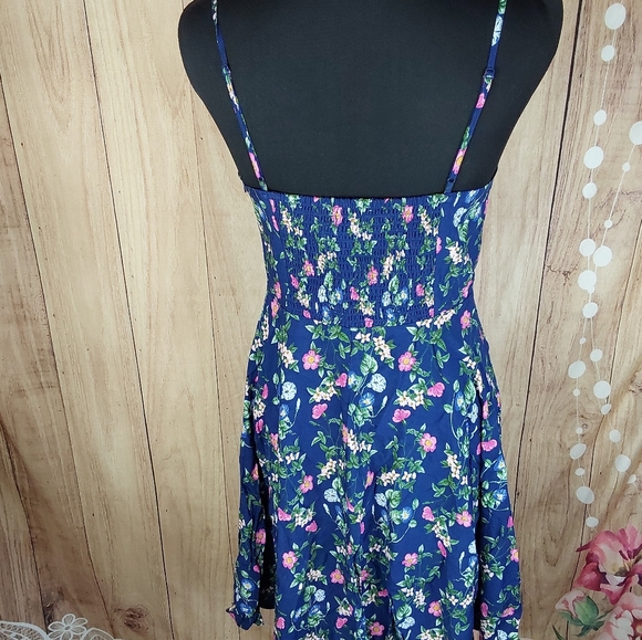 Old Navy Blue Spaghetti Strap Floral V-Neck Summer Dress - Picture 7 of 15